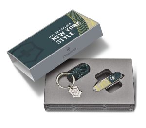 VICTORINOX CLASSIC SD SMALL POCKET KNIFE New York Style 0.6223.E223