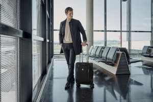 VICTORINOX WERKS TRAVELER 6.0 SOFTSIDE GLOBAL CARRY-ON, Black 605402