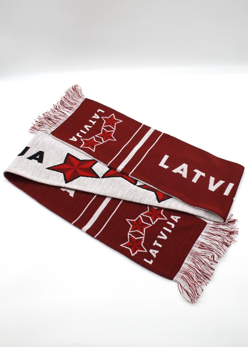 Šalle adīta Latvija Trīs zvaigznes